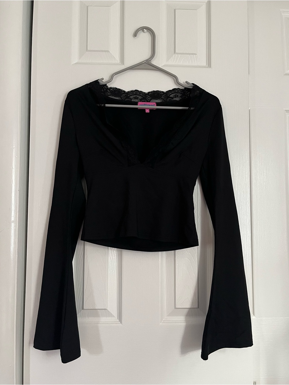 Edikted Lace-Trim Long Sleeve Top